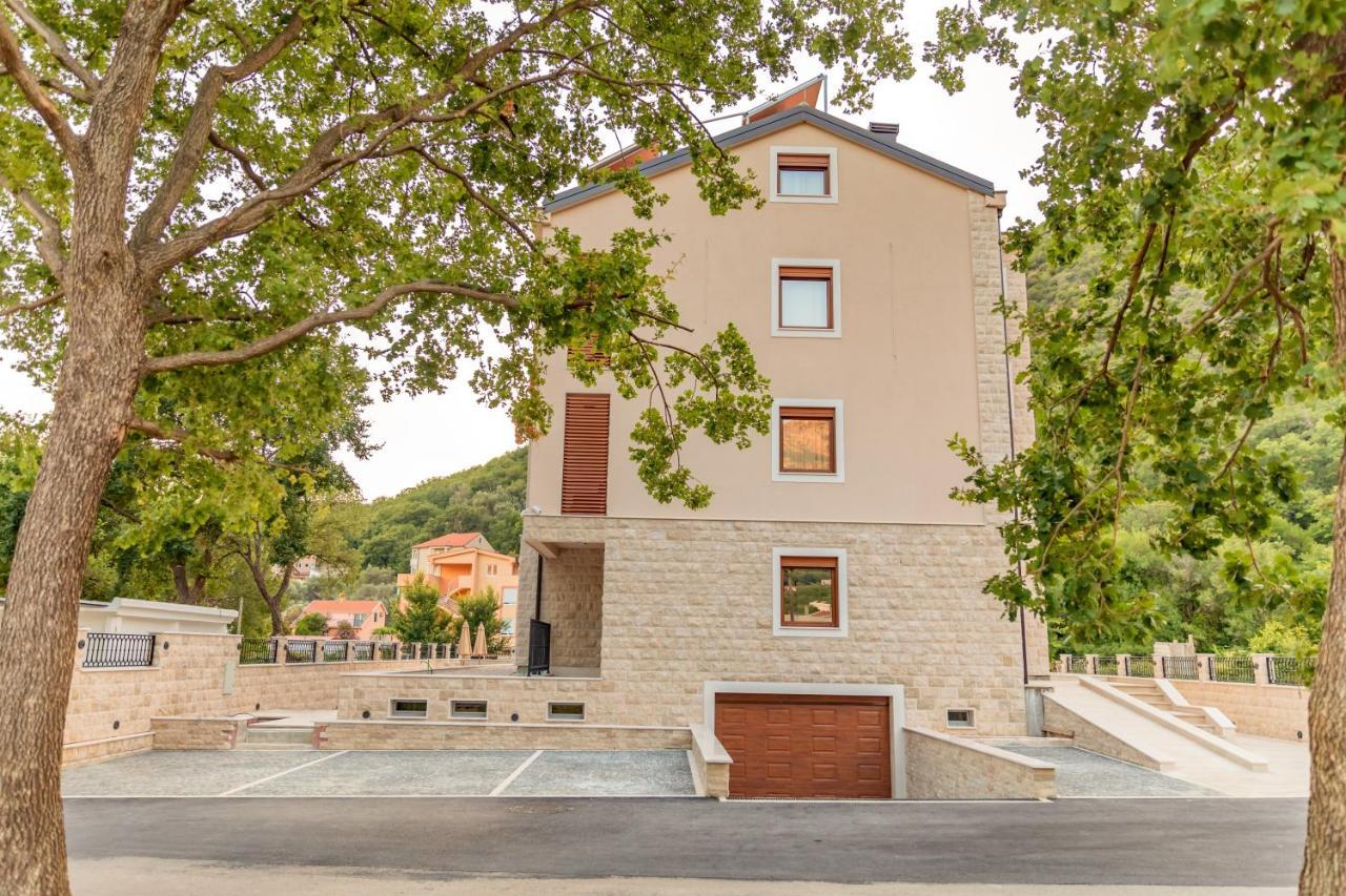 Luxury Apartments Queen Petrovac Exterior foto