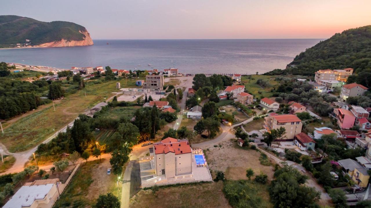Luxury Apartments Queen Petrovac Exterior foto