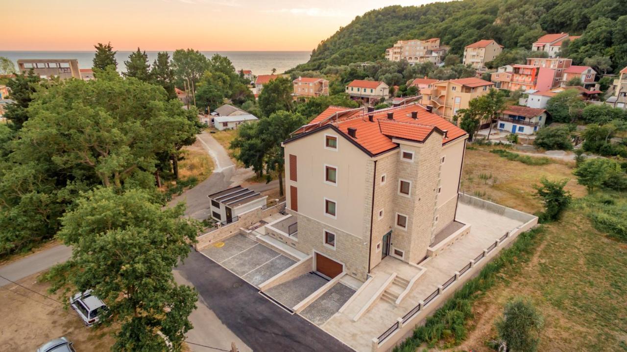 Luxury Apartments Queen Petrovac Exterior foto