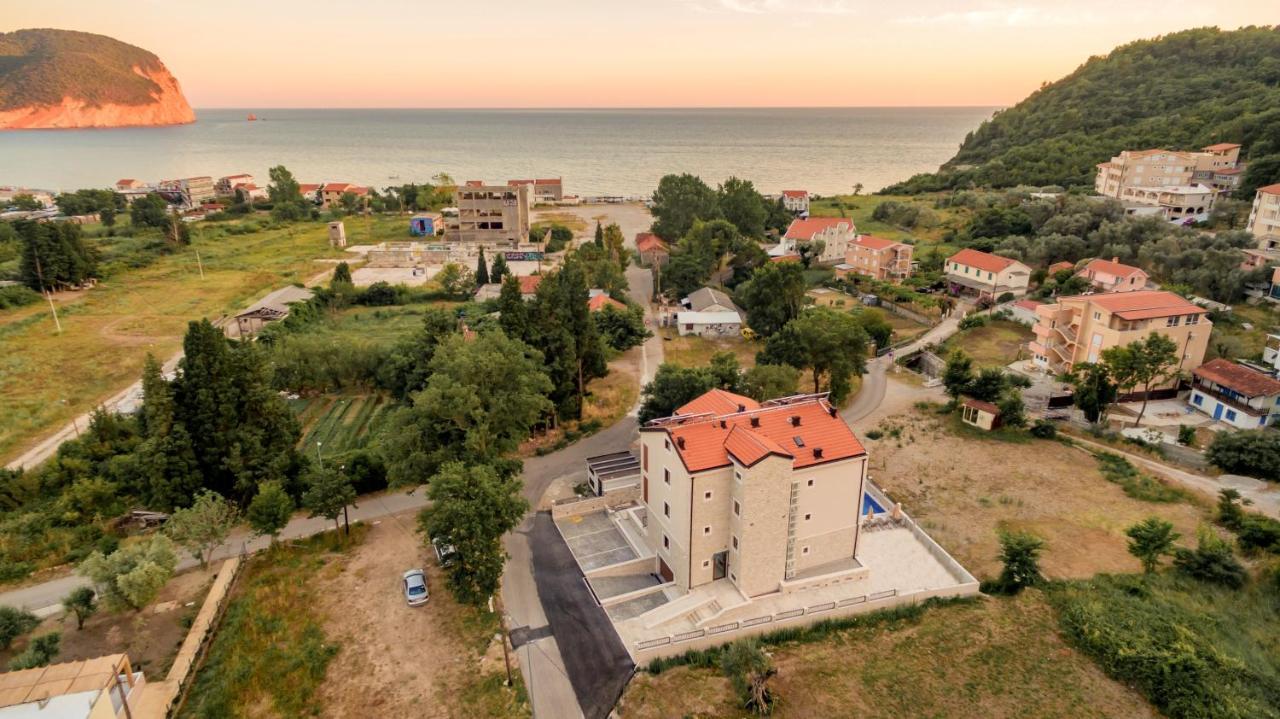 Luxury Apartments Queen Petrovac Exterior foto